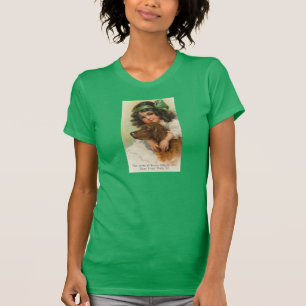 Irländska flicka med hennes hund t-shirt