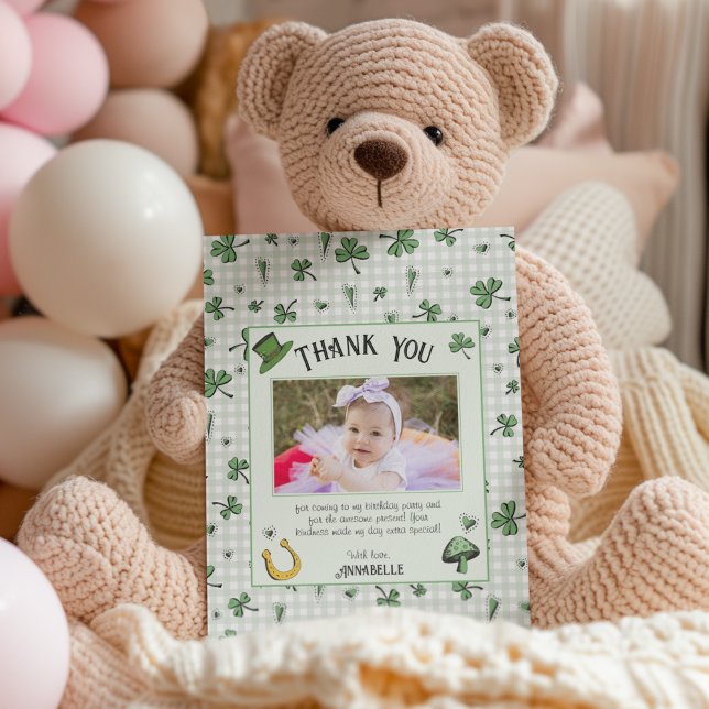 Irländska gröna klöver och hjärtan barnkalas tack kort (Gender Neutral baby St. Patty's card. Cute green & white gingham. Hand-drawn shamrocks & hearts)