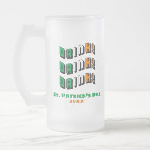 Irländskt roligt gulligt dricka för st patricks frostat ölglas