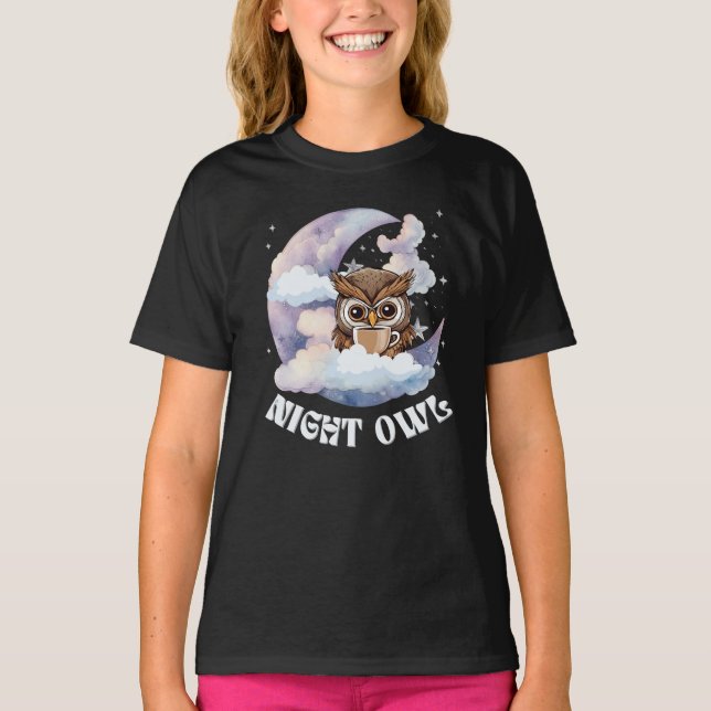 Irriterbar drömmande natt uggla med kaffe t shirt (Framsida)