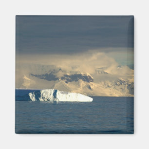 Isberg i början av Drake Passage strax Magnet