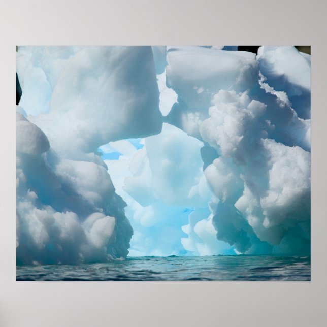 Isberg utanför den södra spetsen av Syd Poster (Framsidan)