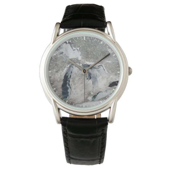 Iset på Underbara Sjöar, Förenade Stater. Armbandsur (Framsida)