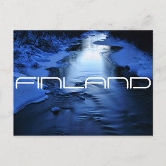 Isig blå flod på kallet vinterkväll vykort