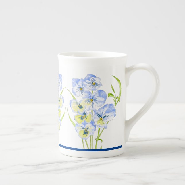 Isig Blue Pansies på en Bone China Mugg Benporslin Mugg (Höger)
