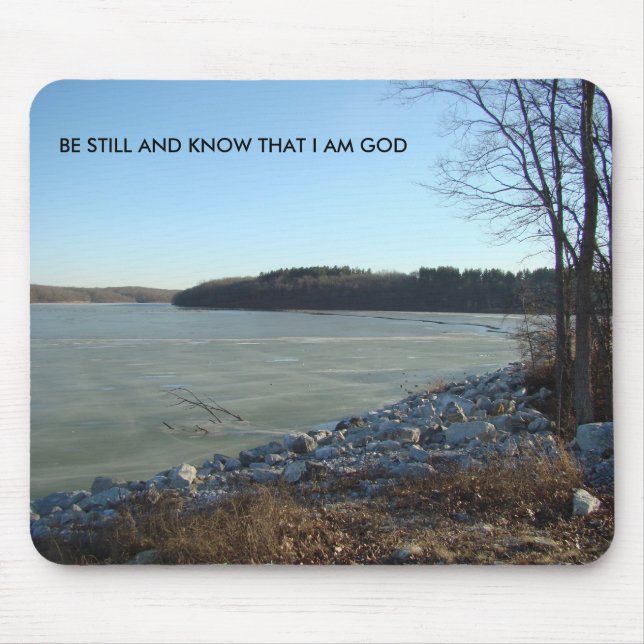 Isig sjön och den steniga kusten, är stillbilden musmatta (Framsidan)