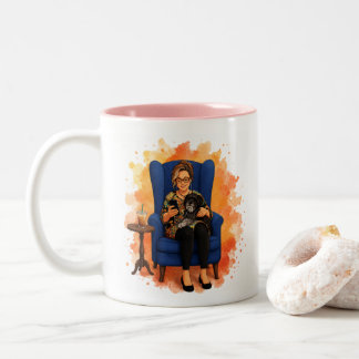 Iskallt kaffe, ett pälsbarn och en bokprat-podcast Två-Tonad mugg