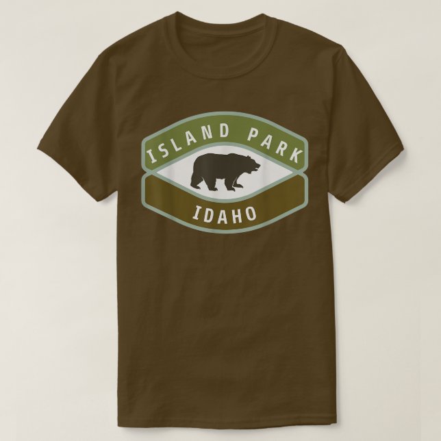 Island Park Idaho Roaming Bear ID Souvenir Vacatio T Shirt (Design framsida)