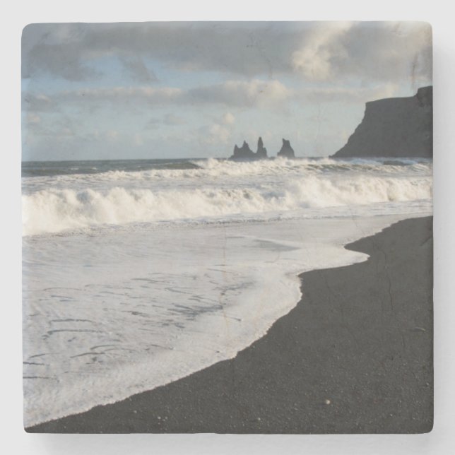 Island. Söder. Vik i Myrdal Underlägg Sten (Framsidan)