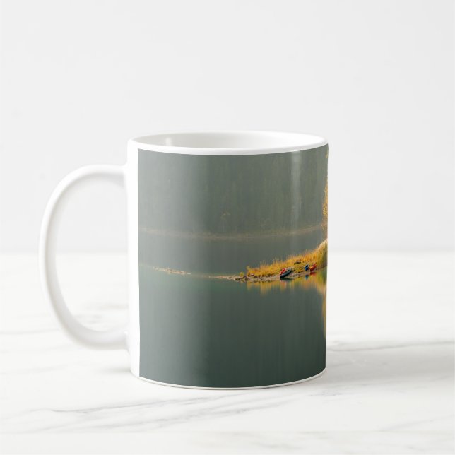 ISLAND SOM OMGES AV VATTEN KAFFEMUGG (Vänster)