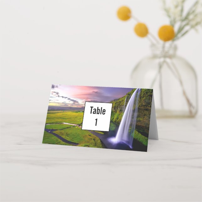 Isländsk Vattenfall Grön Natur Foto Bröllop Placeringskort (Framsida)