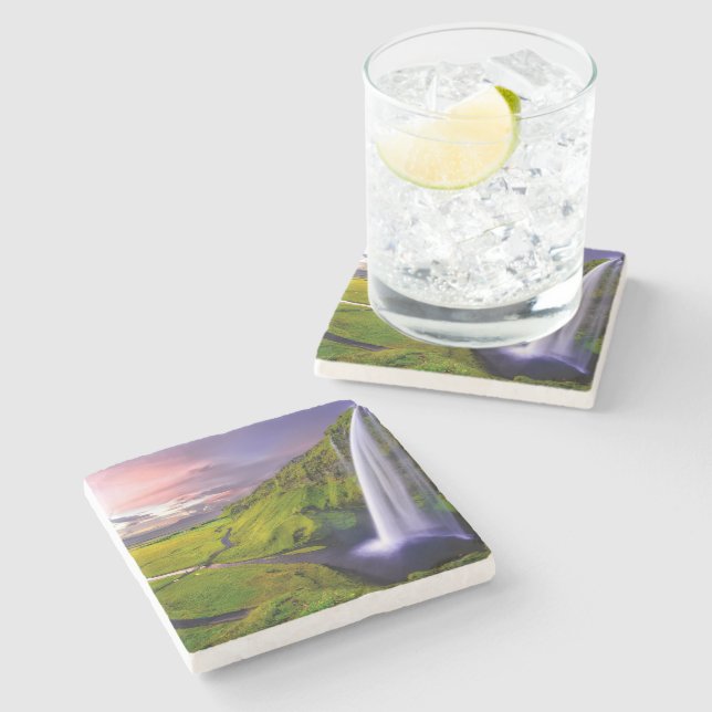 Isländsk Vattenfall Grön Natur Foto Stenunderlägg (Sidan)