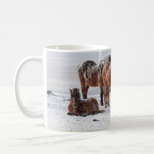 Isländska hästar i snö kaffemugg (Vänster)