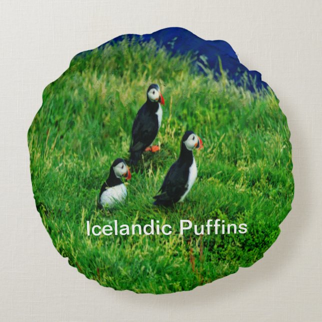 Isländska puffins i sommar rund kudde (Baksidan)