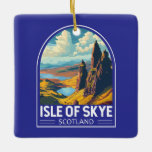 Isle of Skye Scotland Travel Art Vintage Julgransprydnad Keramik<br><div class="desc">Isle of Skye retro-vektorns rörelsemodeller. Isle of Skye,  som är knuten till Skottlands nordvästra kusten via bro,  är känt för sina ogynnsamma landskap,  pickturesska fiskesvillor och medeltida kaster.</div>