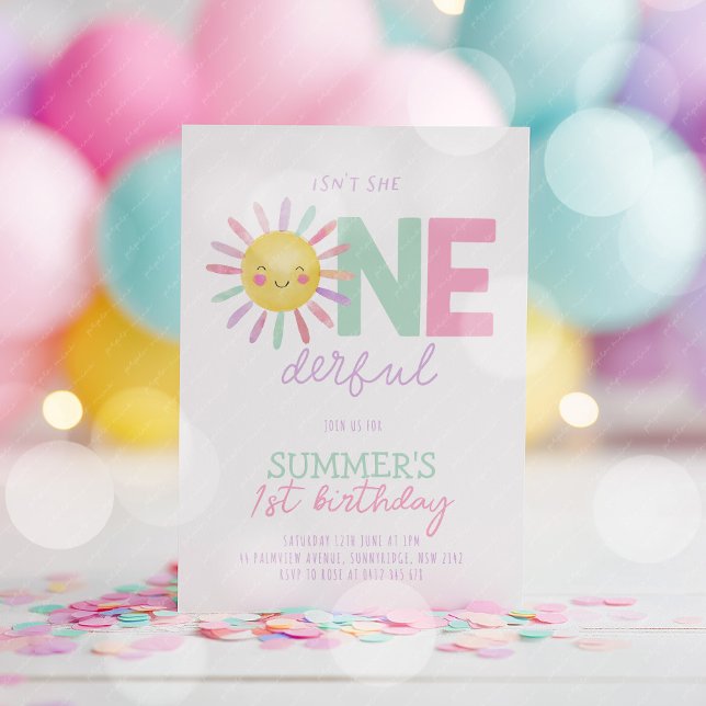 Isn't She Onederful Sun Girls 1st Birthday Inbjudningar (Isn't she Onederful! Girl's sun 1st birthday invitation in green, pink and purple. )