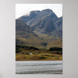 Isolerat hus på Isle of Skye i Skottland Poster
