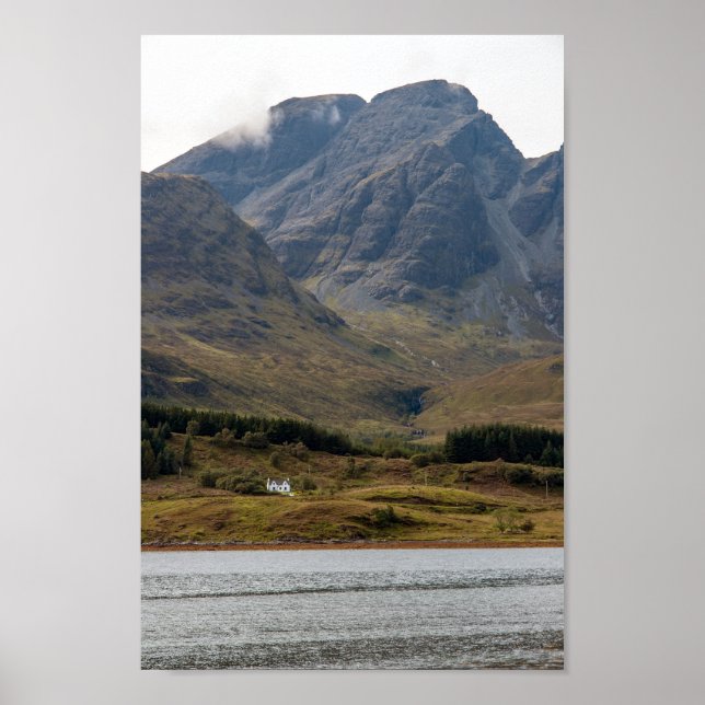 Isolerat hus på Isle of Skye i Skottland Poster (Framsidan)