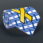 Israels Flagga för hem dem fri från gisslan Slips<br><div class="desc">Den här halsen visar kärlek för Israel med den israeliska flagga och gult rosett band som symboliserar att ta hem dem för den israeliska gisslan som hålls i Gaza.</div>