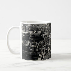 ISTANBUL, TURKIET - CIRCA 1900:s: Vintage cityscap Kaffemugg