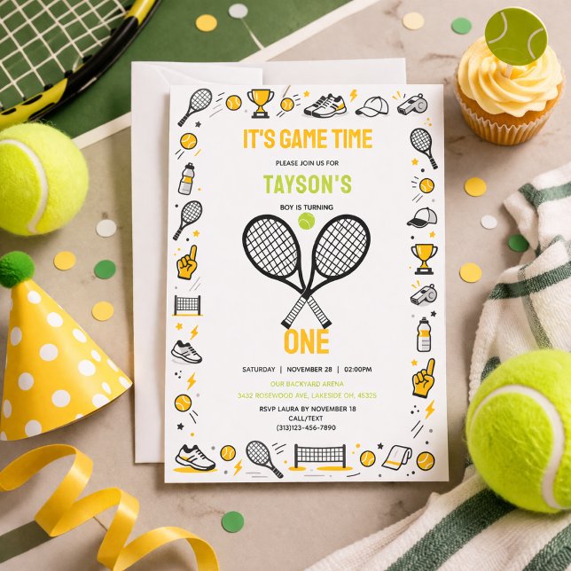 It’s Game Time Tennis 1st Birthday – Fun Kids  Inbjudningar (It’s Game Time Tennis 1st Birthday – Fun Kids Invitation
)