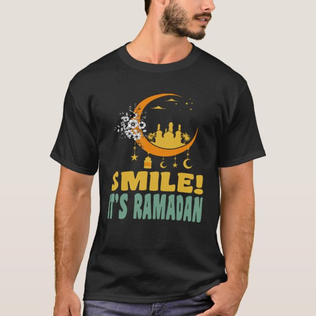 It s Ramadan Bro Smile Muslim s Fasting Month Rama T Shirt (Framsida)
