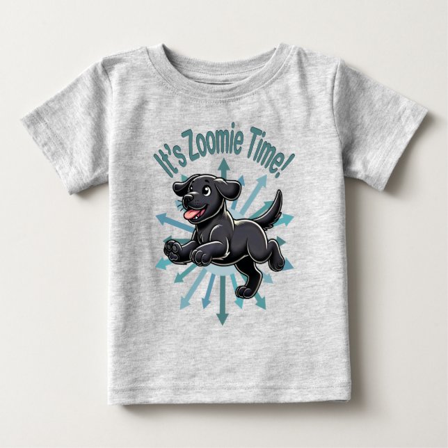 It’s Zoomie Time Black Lab T Shirt (Framsida)