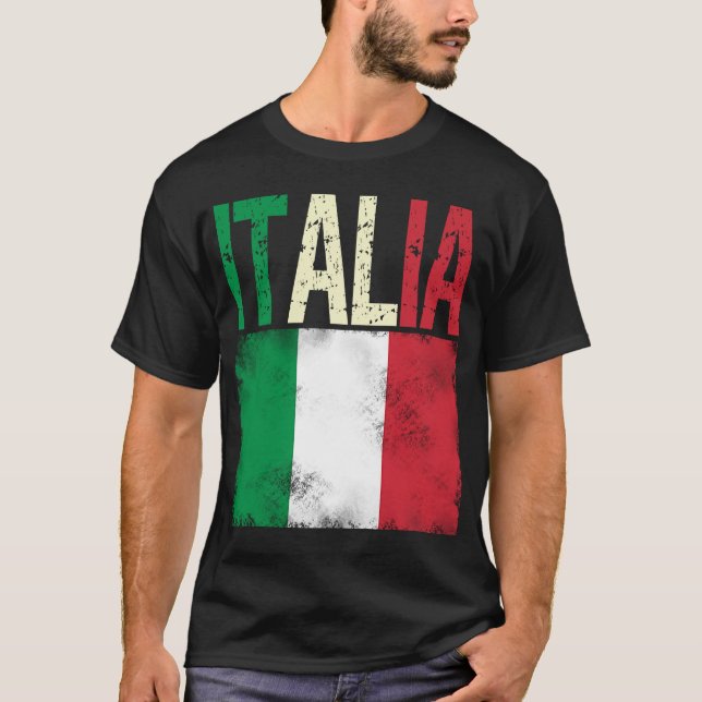 Italia with Italian flag distressed retro look  T Shirt (Framsida)