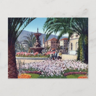 Italien, Alassio, Blommor runt fontän Vykort