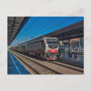 Italien av klass E-402 i tåg för passagerare. Vykort