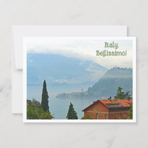 Italien. Bellissimo! Byn i vykort för moln