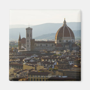 Italien beskådar av Florence med Basilica di Sant Magnet