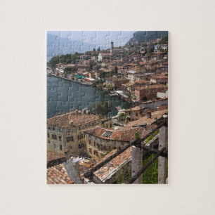 Italien, Brescia-provinsen, Limone sul Garda. Stad Pussel