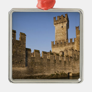 Italien, Brescia-provinsen, Sirmione. Slott Julgransprydnad Metall