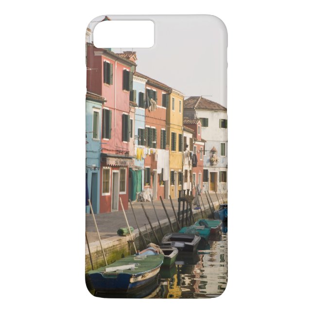Italien, Burano. Färgglada hus längs en Case-Mate iPhone Skal (Baksida)