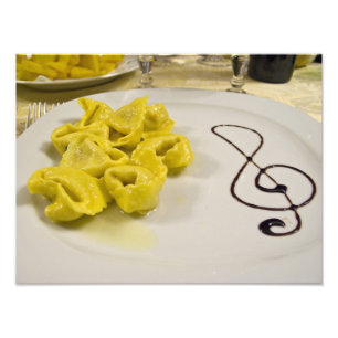 Italien, Cento. En tallrik osttortellini Fototryck