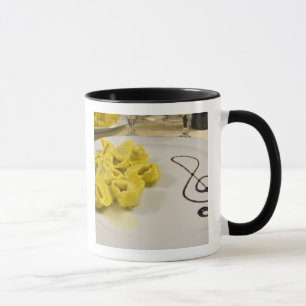 Italien, Cento. En tallrik osttortellini Mugg