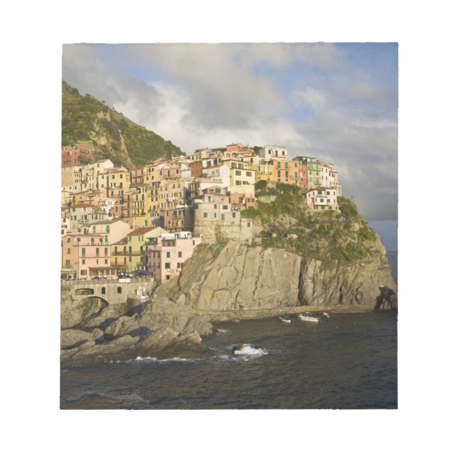 Italien, Cinque Terre, Manarola. Village on cliff. Anteckningsblock (Framsida)