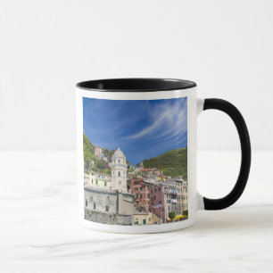 Italien, Cinque Terre, Vernazza, hamn och kyrka Mugg
