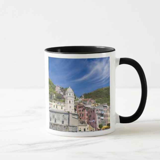 Italien, Cinque Terre, Vernazza, hamn och kyrka Mugg (Höger)