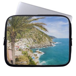 Italien, Cinque Terre, Vernazza, Kuperad stad Laptop Sleeve