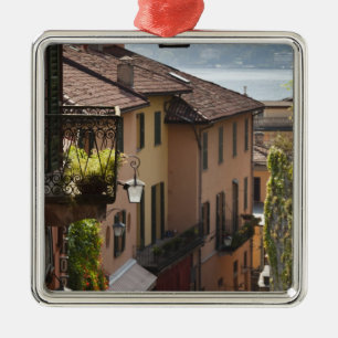 Italien, Como provins, Bellagio. Salita Julgransprydnad Metall