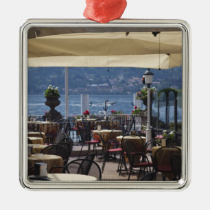 Italien, Como provins, Bellagio. Strandsatta café. Julgransprydnad Metall