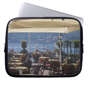 Italien, Como provins, Bellagio. Strandsidokafé. Laptop Fodral