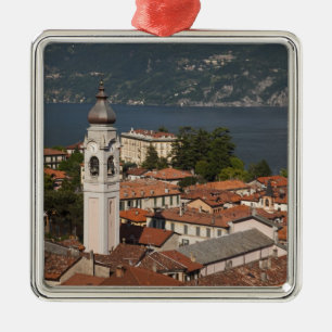 Italien, Como provins, Menaggio. Stadsvy och 2 Julgransprydnad Metall