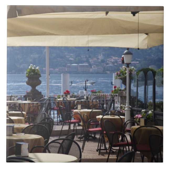 Italien, Como provinsen, Bellagio. Strandsidans ca Kakelplatta (Framsidan)