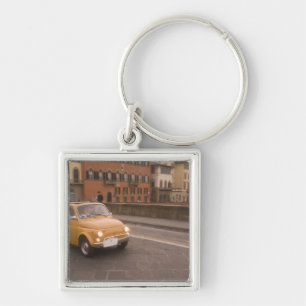 Italien, Florens. Fiat 800 Rally passerar Arno Fyrkantig Silverfärgad Nyckelring