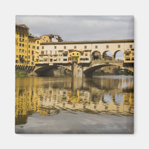 Italien, Florens, Reflektioner i floden Arno Magnet