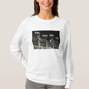 Italien, Lecco provins, Varenna. Strandsida Tee Shirt