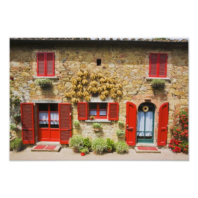 Italien, Lucignano, Red Shutters och Harvest Fototryck (Framsidan)